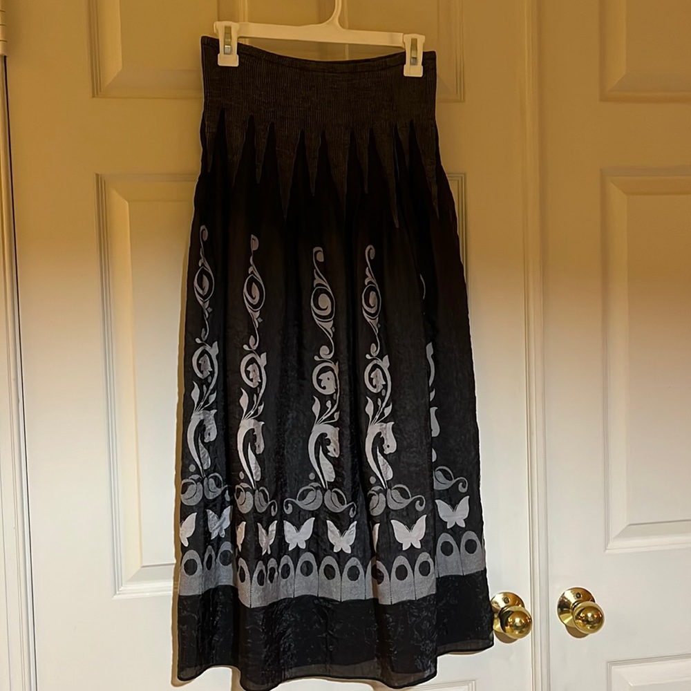 Lapis skirt worn 2 ways